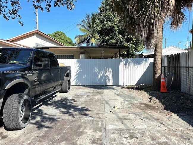 Foto del edificio - 4763 NW 3rd St