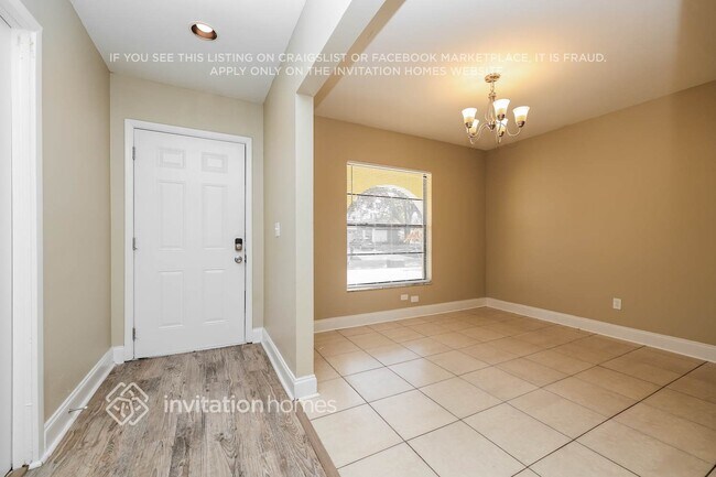 Foto del edificio - 1004 Highgrove Ct