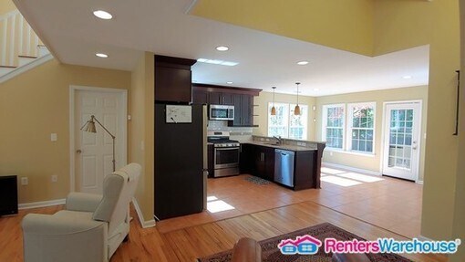 Foto del edificio - 1498 Deerwood Dr