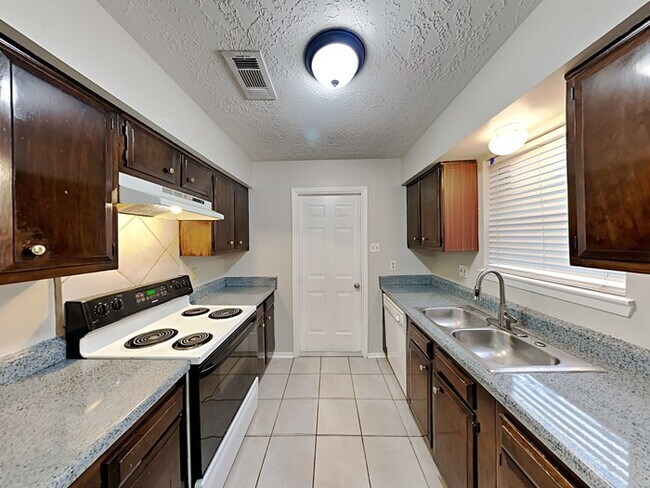 Building Photo - 4315 Sloangate Dr