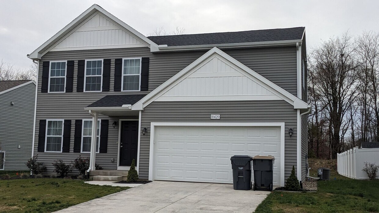 Primary Photo - 4 Bedroom Home