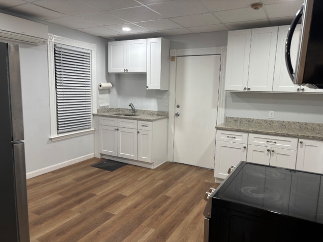 Photo - 29 Maple St Apartment