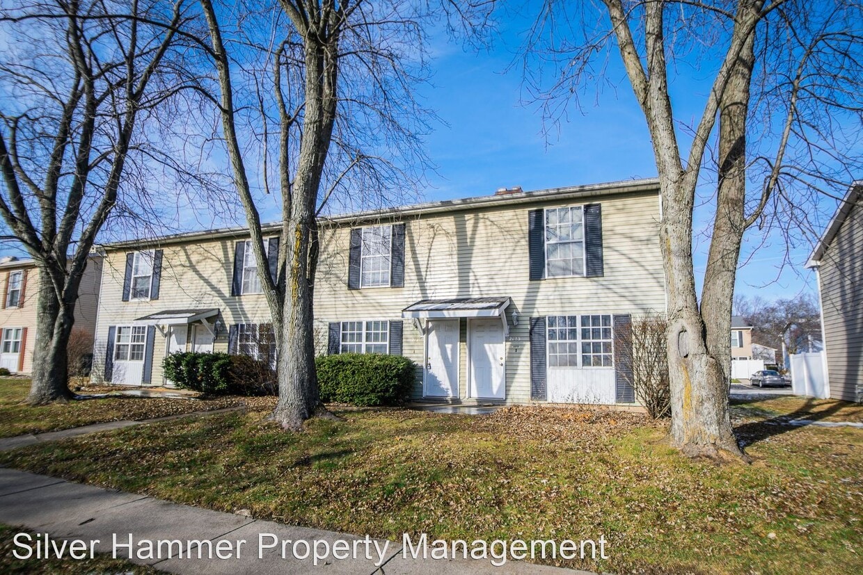 2 br, 1.5 bath House 2121 Yorktowne Drive House Rental in