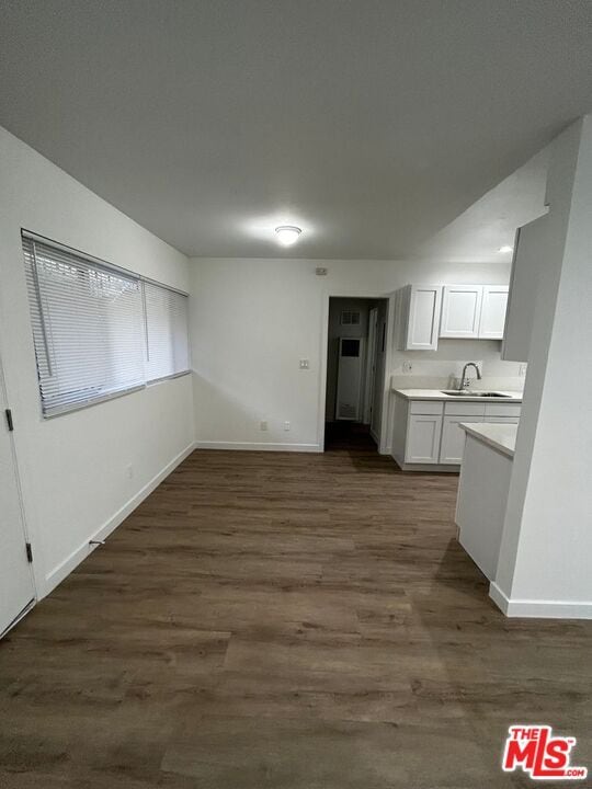 Foto del edificio - 6744 Woodley Ave