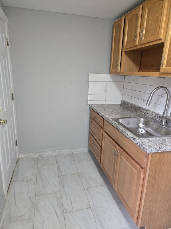 Building Photo - 1712 W Juniata St