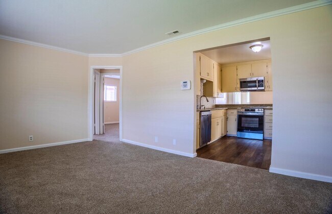 Foto del edificio - 588 Mulberry Cir