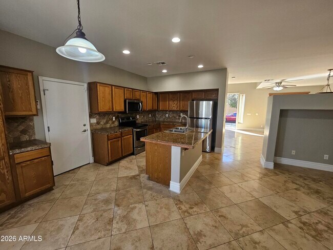 Foto del edificio - 3936 E Minton St