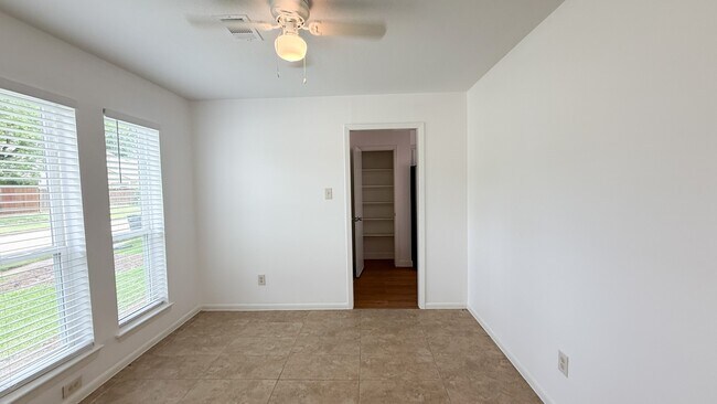 Foto del edificio - 12463 Windy Wisp Ln