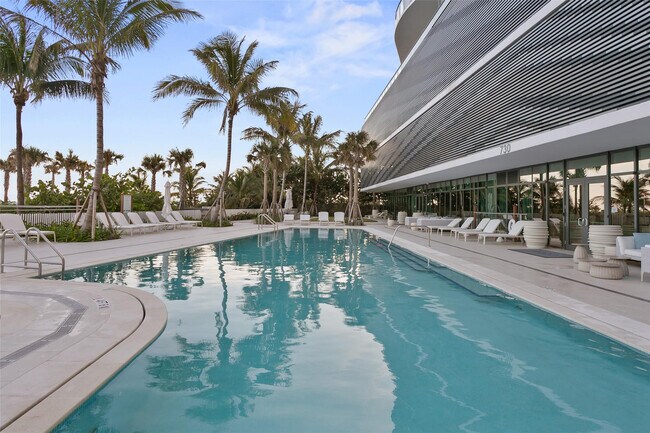 Foto del edificio - 730 N Ocean Blvd