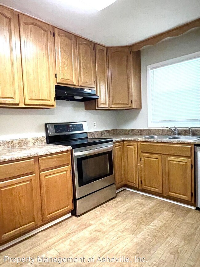Foto del edificio - 3 br, 1.5 bath House - 33 Mount Carmel Drive