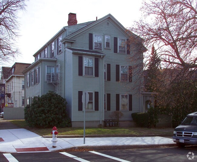 Building Photo - 137 Winter St