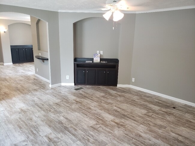 Building Photo - 233 Red Spruce Cir
