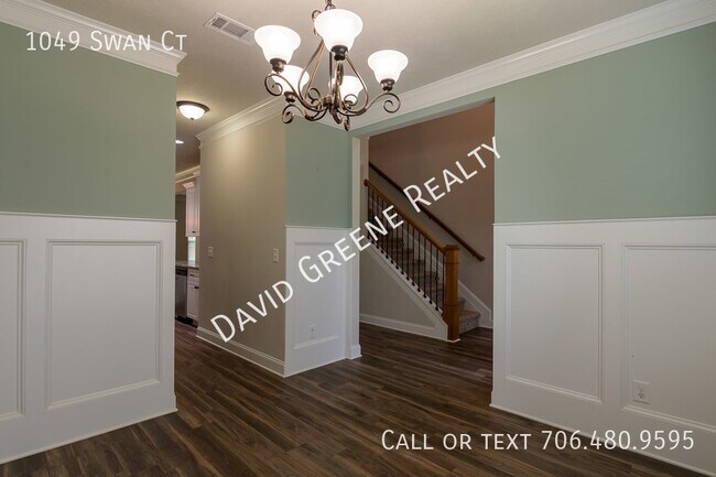 Foto del edificio - 1049 Swan Ct