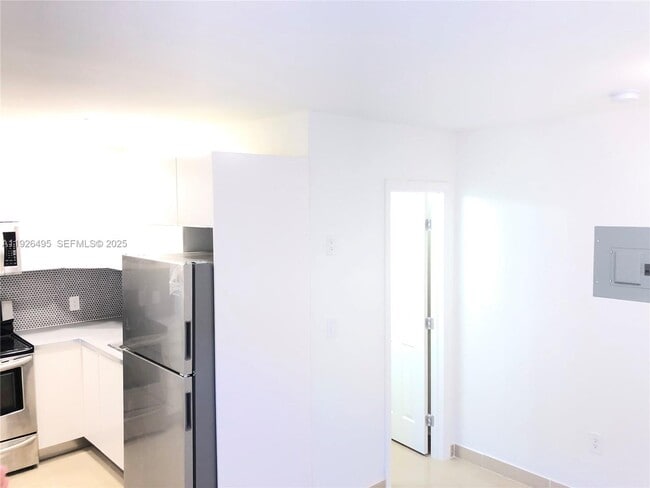 Building Photo - 2463 NE 183rd St