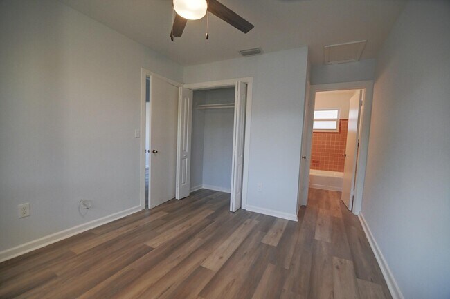 Foto del edificio - 1502 N J St