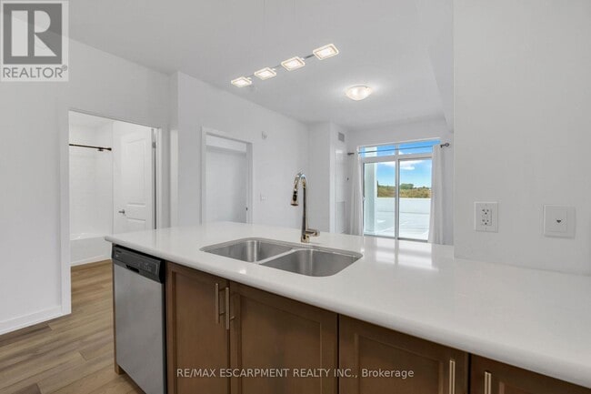 Building Photo - 5055-5055 Greenlane