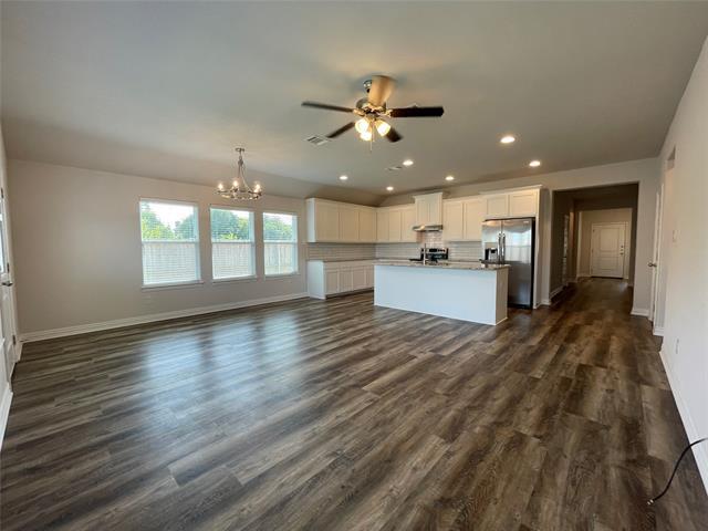 Building Photo - 206 S Nolan River Rd