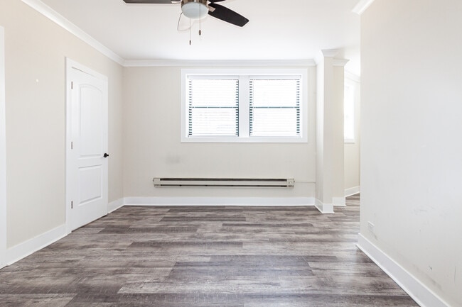 Foto del edificio - 3838 N Greenview Ave