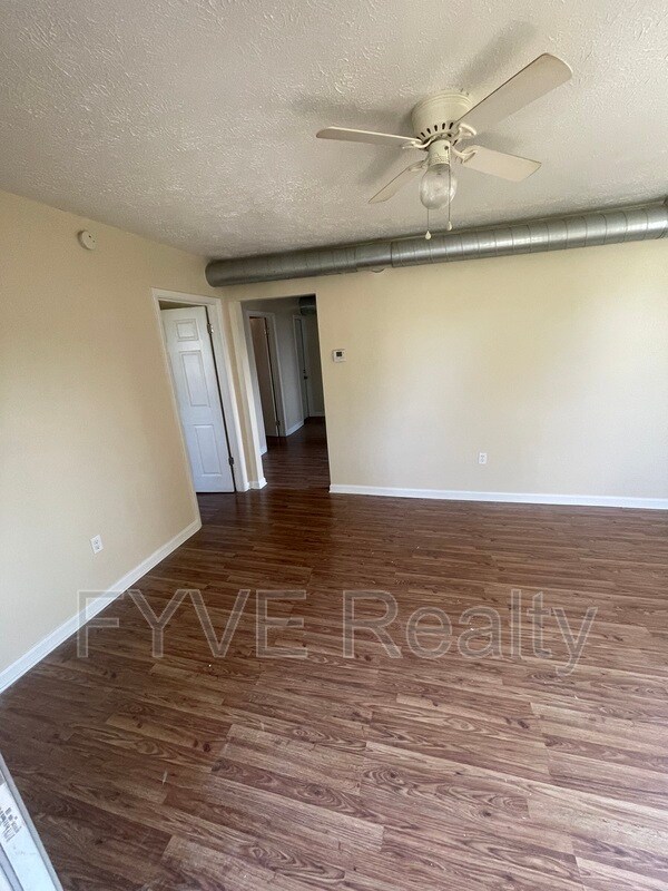 Building Photo - 1518 Chartiers Ave