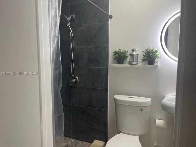 Foto del edificio - 11401 Taft St