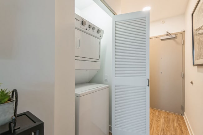 Building Photo - 1220 S Michigan Ave