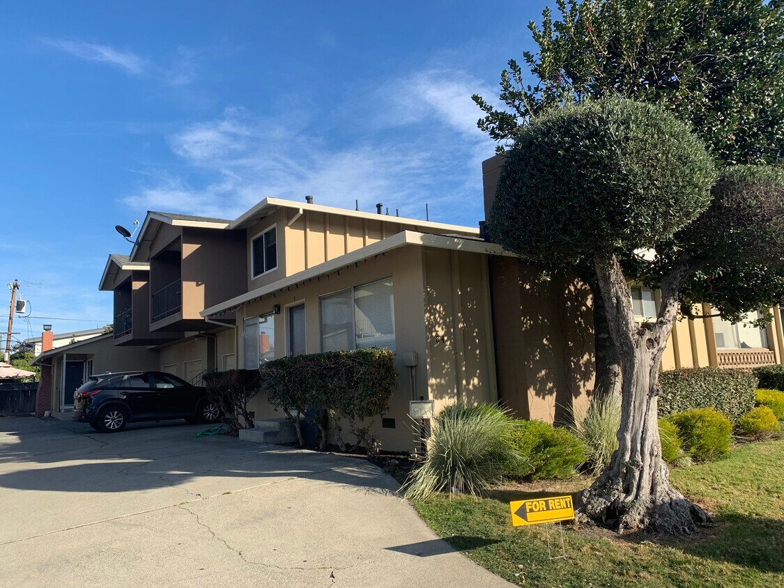 Foto principal - 84 Kim Louise Dr