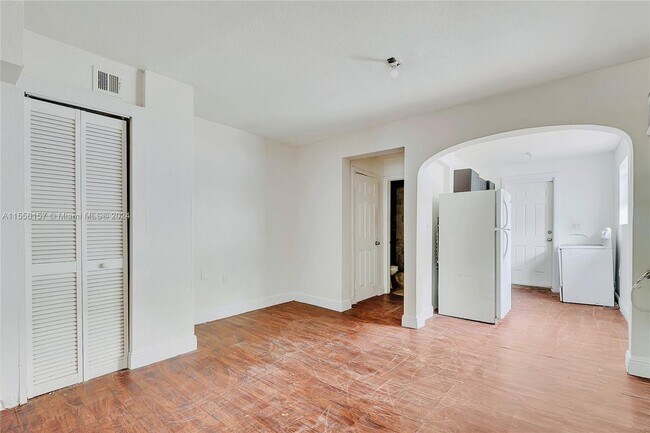 Foto del edificio - 5434 NW 5th Ave