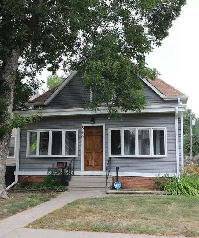 Building Photo - 840 F St