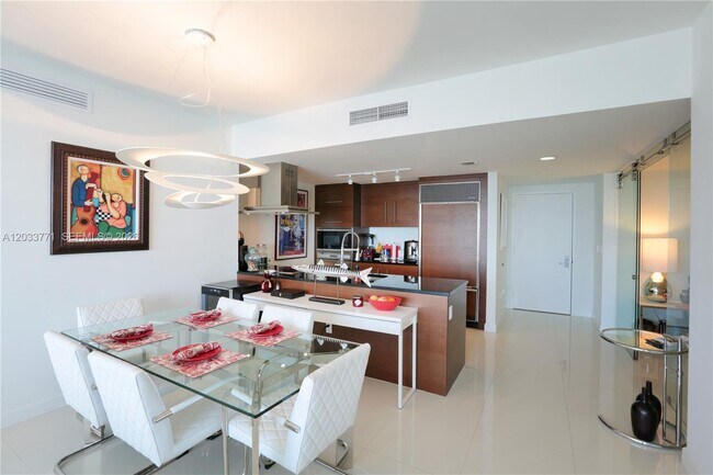 Foto del edificio - 495 Brickell Ave