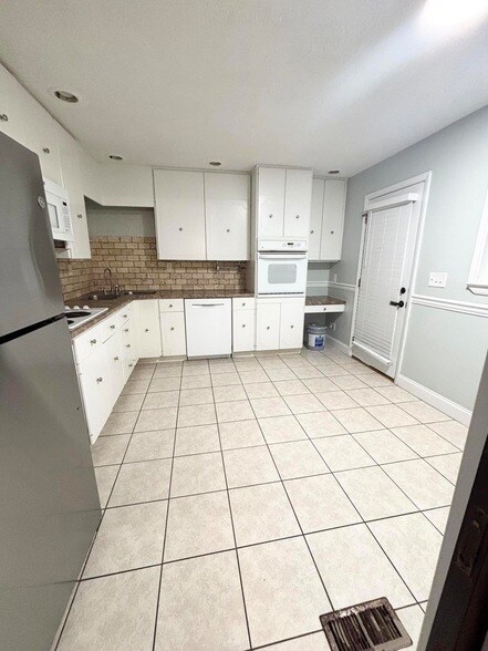 Foto del edificio - 7342 Valley Ln