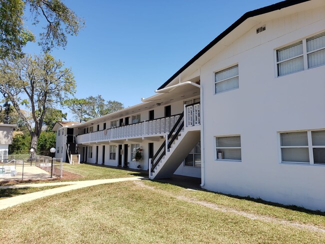 Building Photo - 1440 Parkway Dr