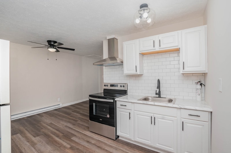 Primary Photo - 3030 Cleinview Ave
