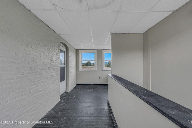 Building Photo - 717 Mill St
