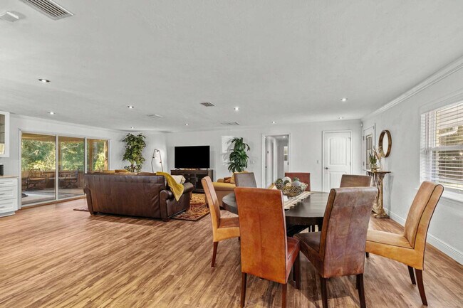 Foto del edificio - 2821 NW 4th Ln