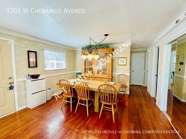 Building Photo - Beautiful 4 Bedroom Single Family Located ...
