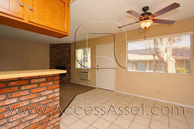 Foto del edificio - 33082 Adelfa St