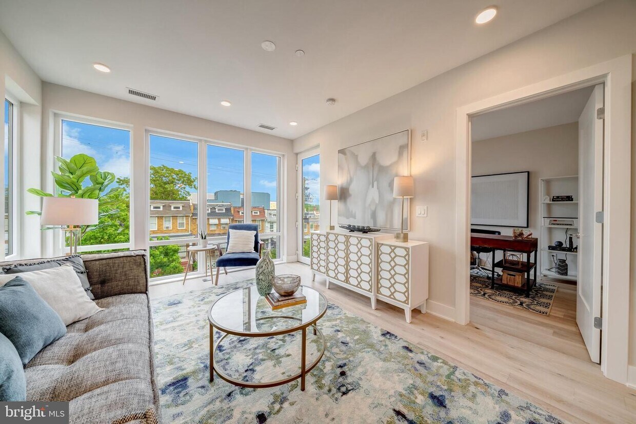 Foto principal - 5508 7th St NW