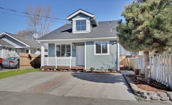 Foto del edificio - 420 S Henderson St