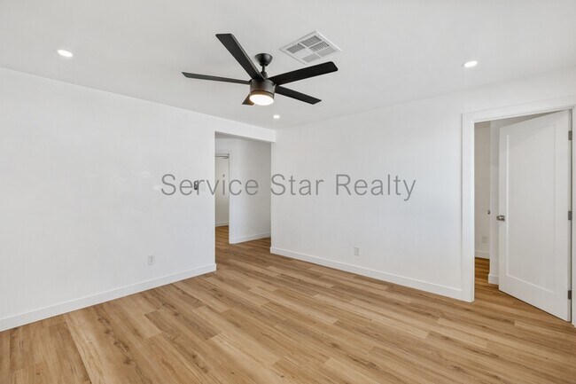 Building Photo - 4142 N 9th Ave
