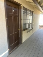 Building Photo - 1711 Easy St