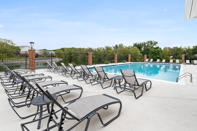 Poolside Lounge Area - Mallard Crossing Apartments