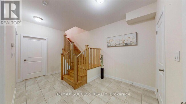 Building Photo - 3077 Welsman Gdns