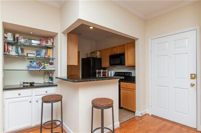 Foto del edificio - 2921 Lenox Rd NE