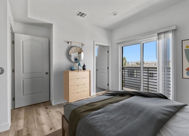 Photo - 4643 1/2 W. 18th Apartment