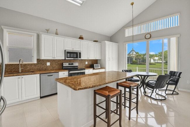 Foto del edificio - 1581 NW 159th Ave