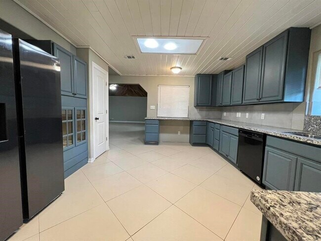 Foto del edificio - 123 Pinehurst Dr