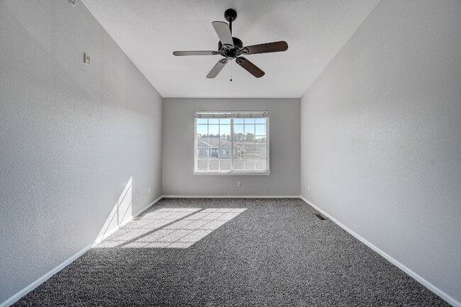 Building Photo - 431 Black Feather Loop