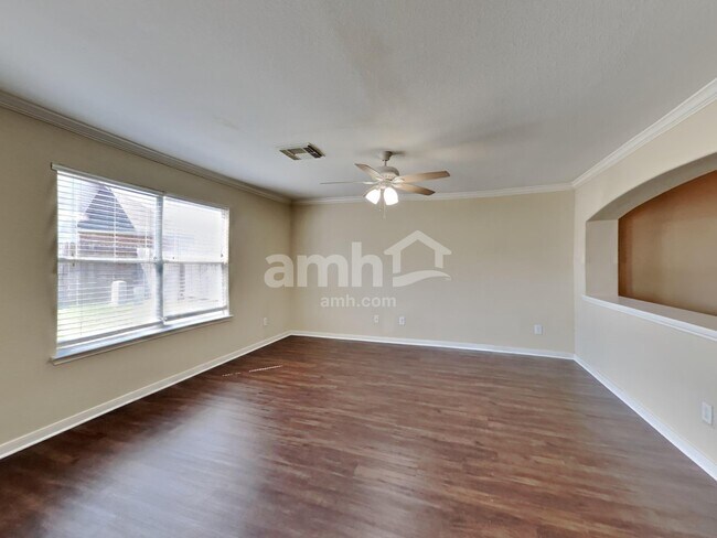 Foto del edificio - 8310 Wainwright Way