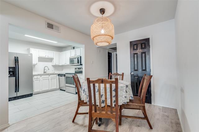 Foto del edificio - 8750 Park Ln