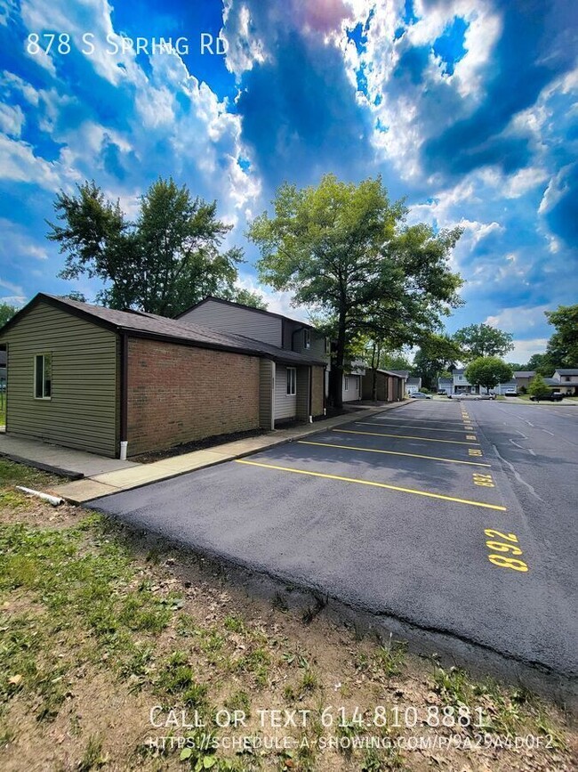 Building Photo - Three Bedroom Apartment in Westerville